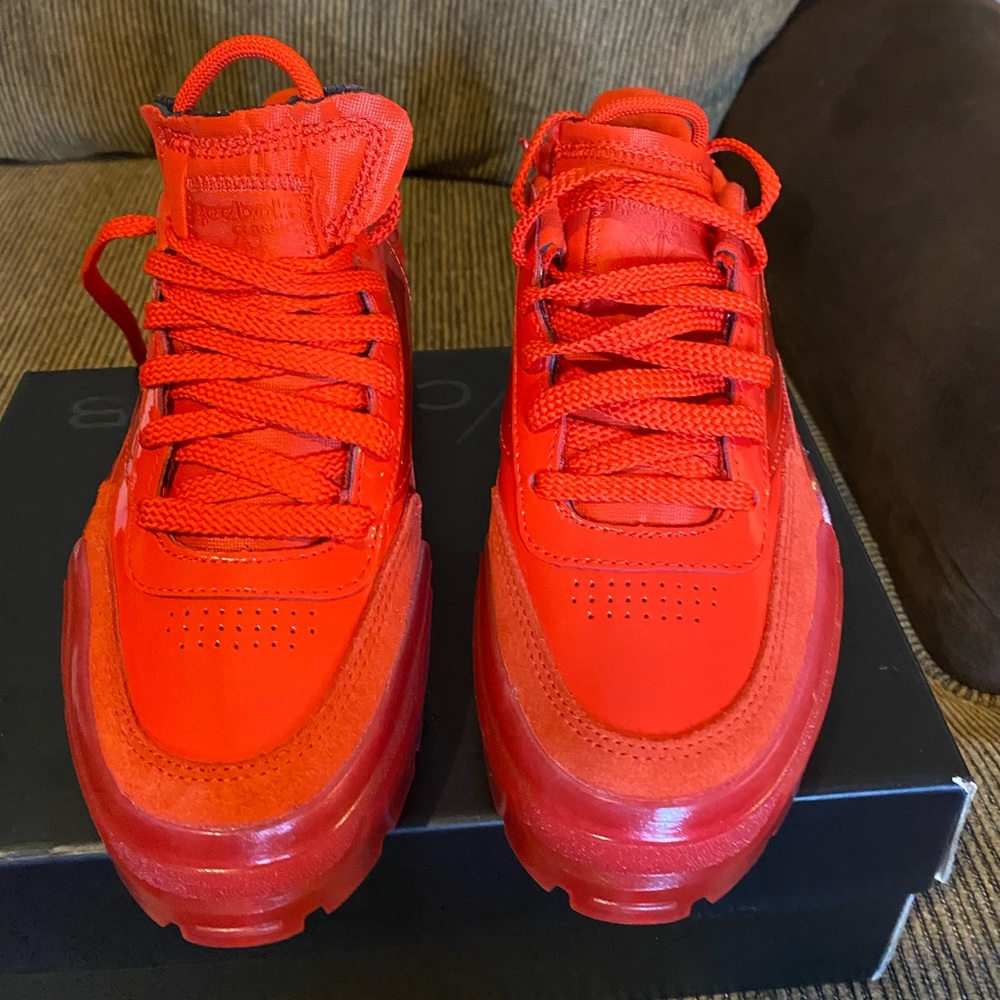 Cardi B Reebok Size 5 1/2